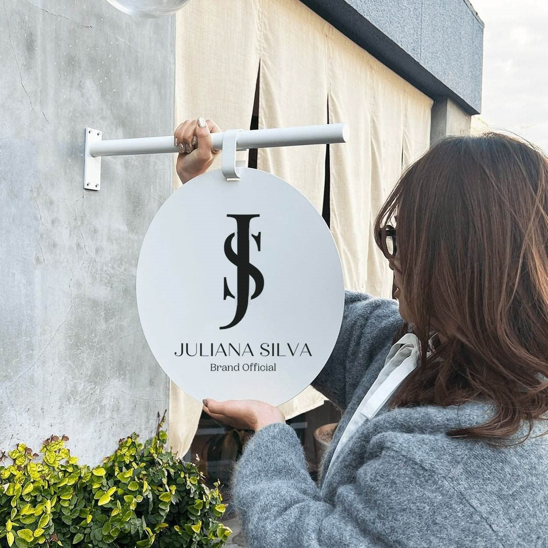Custom Blade Signs - Made to Order Blade Signage | SignMakerz